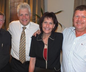 Minister Alan Winde ondersteun Gansbaai entoesiasties